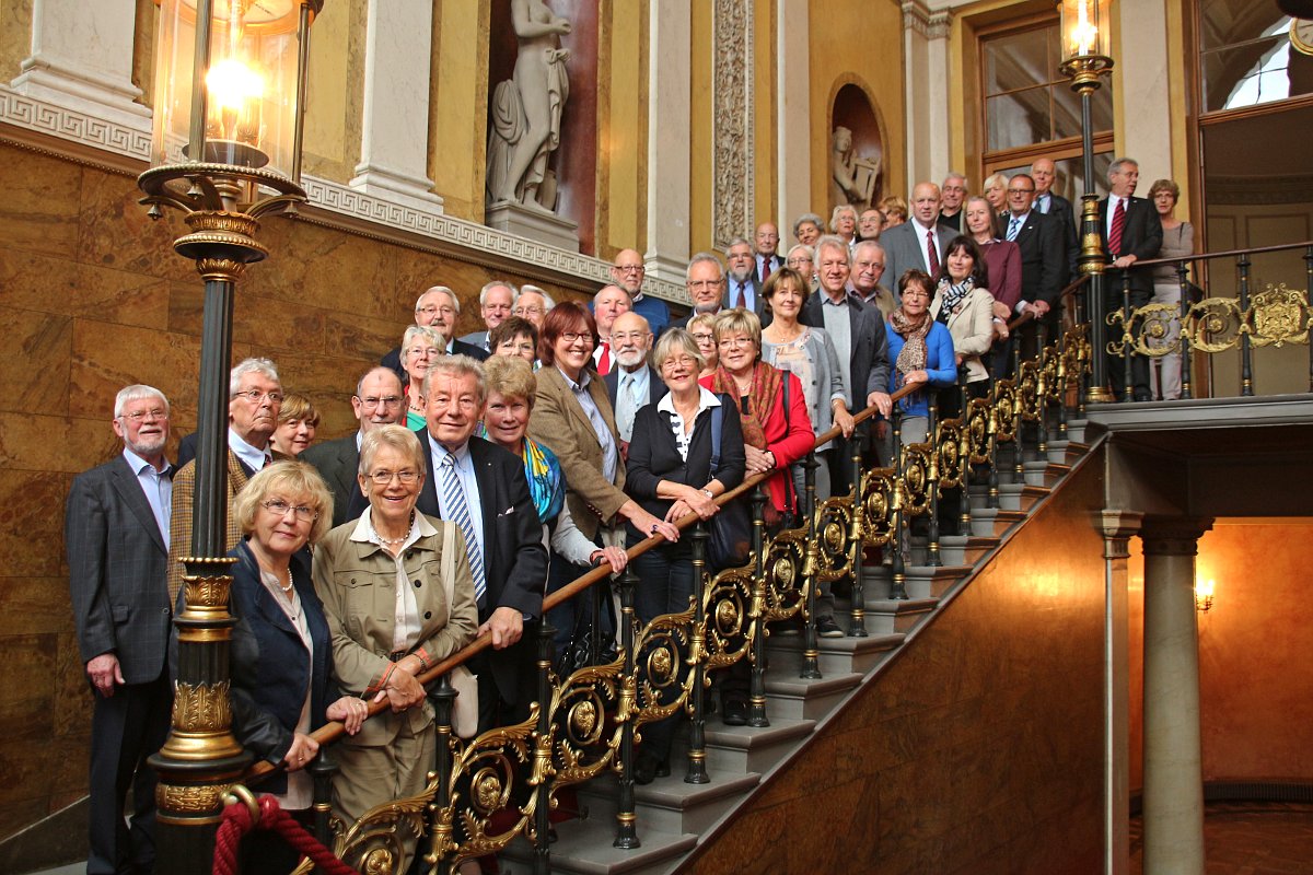 Die Reisegruppe aus Niedersachsen im hessischen Landtag